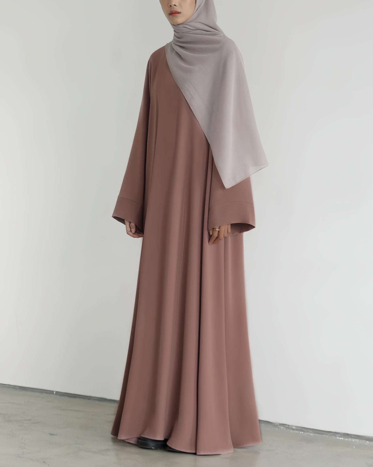 Essential Flow Abaya
