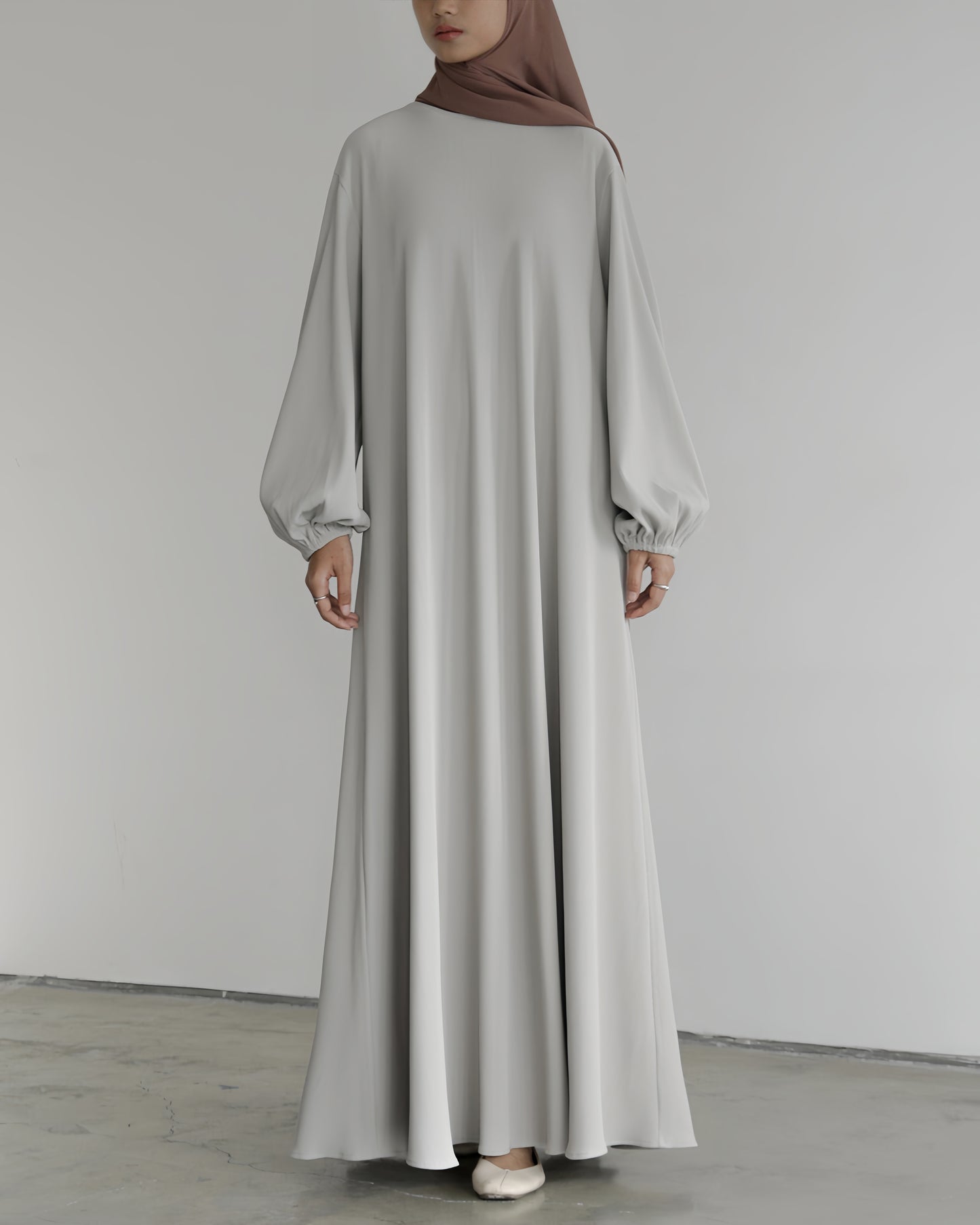 Essential Puff Abaya