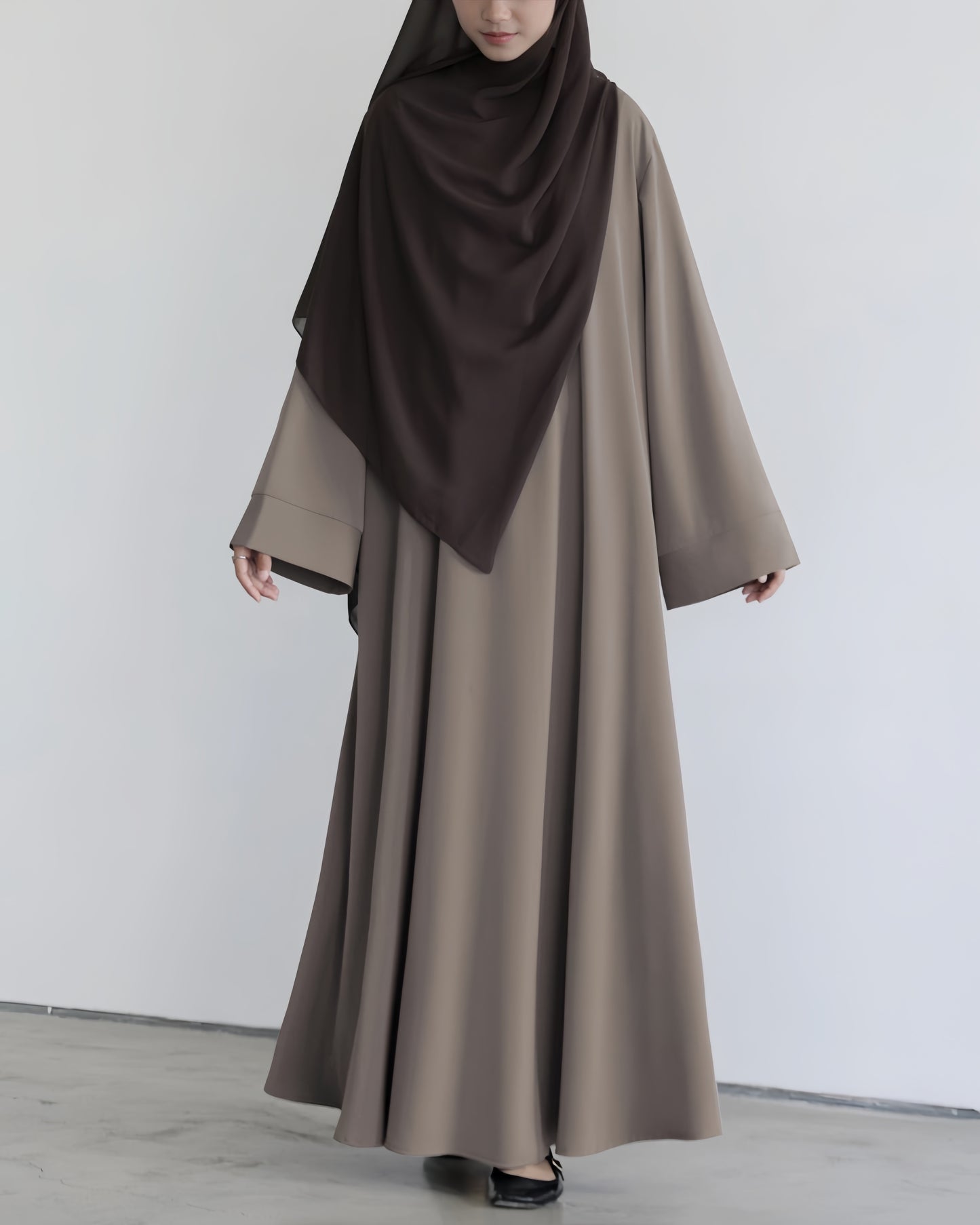 Essential Flow Abaya
