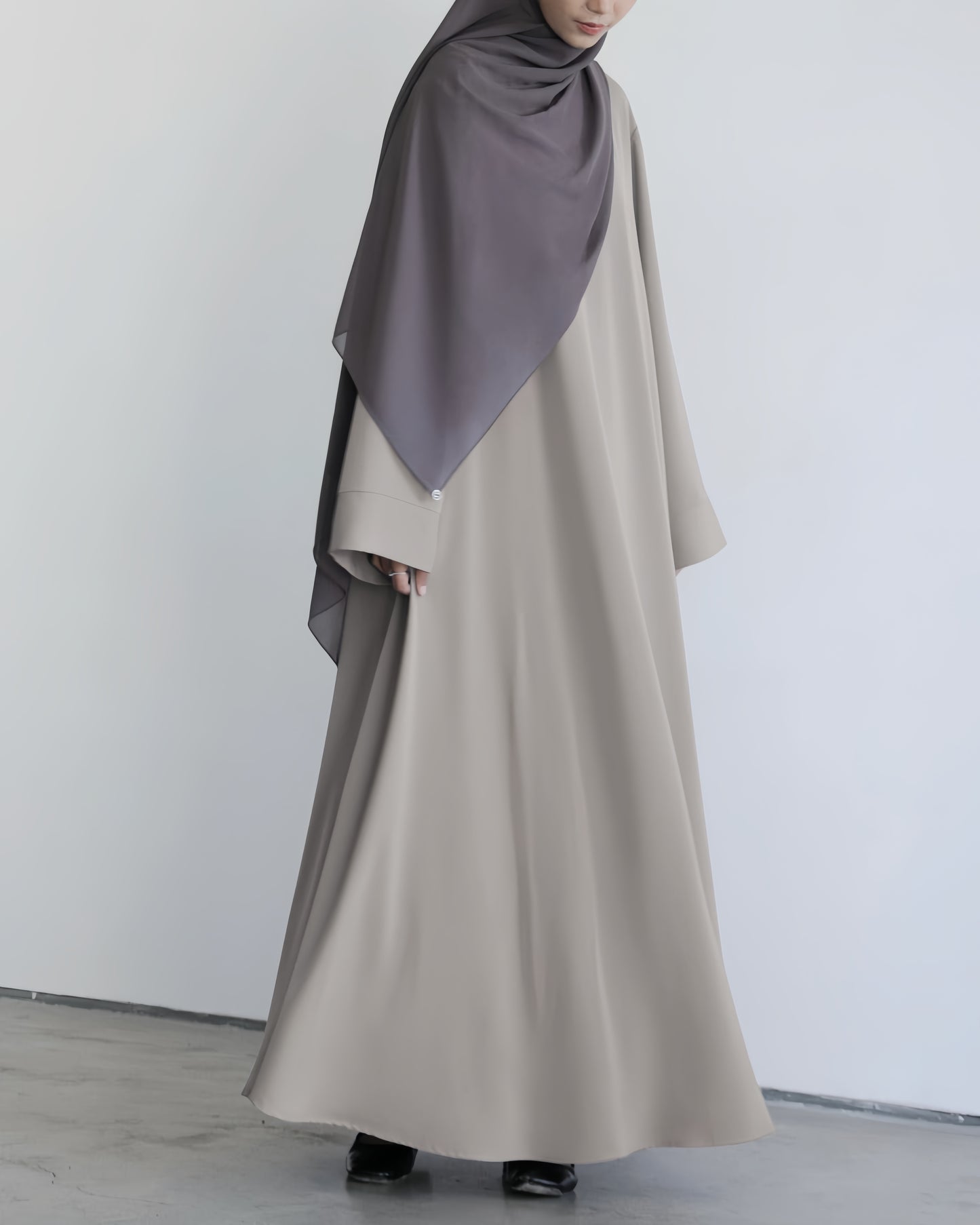 Essential Flow Abaya