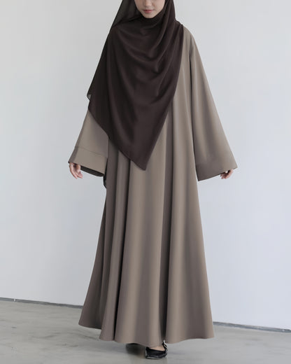 Essential Flow Abaya